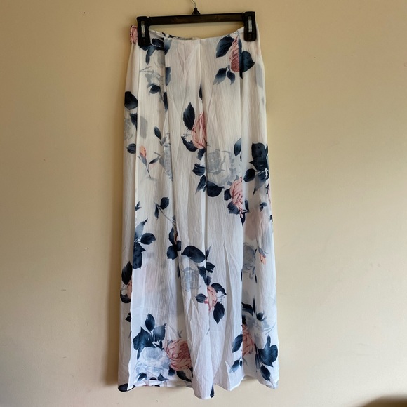 ❣️SOLD ON MERCARI❣️ - Picture 3 of 9